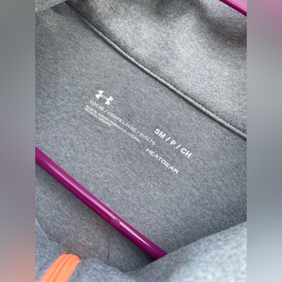 Woman’s under Armour zip up light weight jacket size NWT - Picture 8 of 8